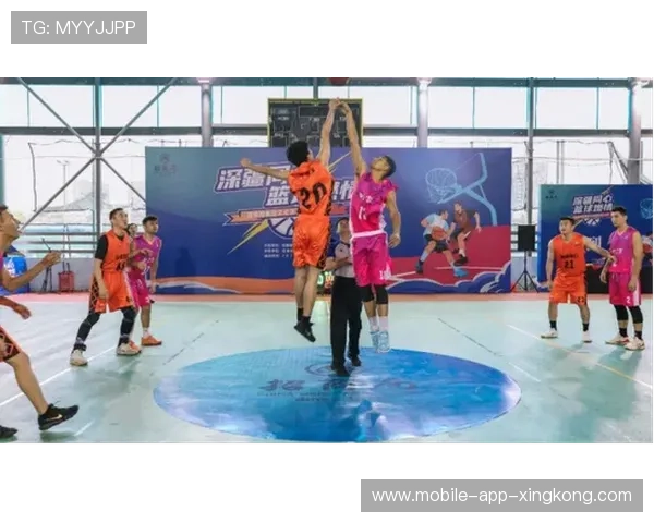 河南队外线的传导让对方守势节节后退 河南队外线的传导让对方守势节节后退