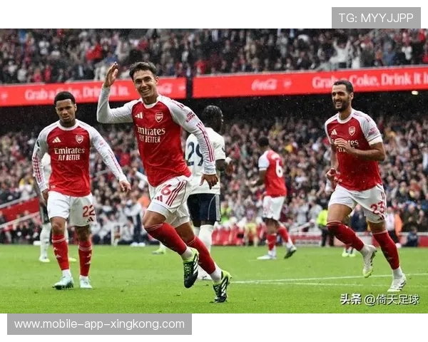 阿森纳中路的短传组合形成连续威胁 阿森纳中路的短传组合形成连续威胁