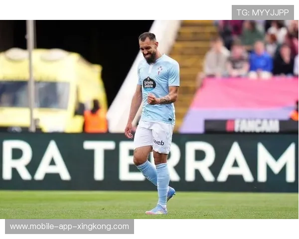 巴萨法蒂快速插上后点补射洞穿对手防线:速度与精准编织的致胜瞬间 巴萨法蒂快速插上后点补射洞穿对手防线:速度与精准编织的致胜瞬间